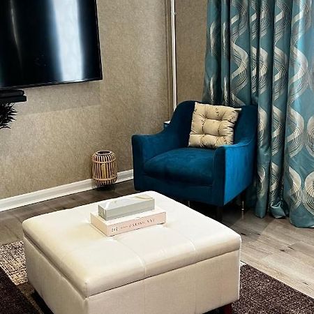 בילריקי Cheerful 3 Bedroom Townhouse With Free Parking. מראה חיצוני תמונה