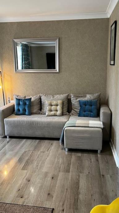 בילריקי Cheerful 3 Bedroom Townhouse With Free Parking. מראה חיצוני תמונה