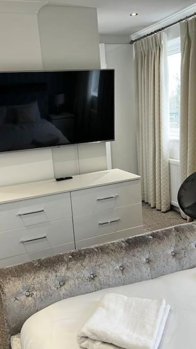 בילריקי Cheerful 3 Bedroom Townhouse With Free Parking. מראה חיצוני תמונה